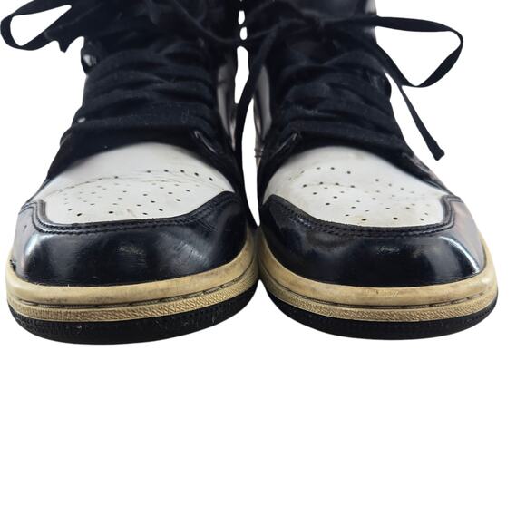 Nike Air Jordan 1 Mid Sneakers Mens 8 Black White Retro Streetwear Athletic - Picture 3 of 12